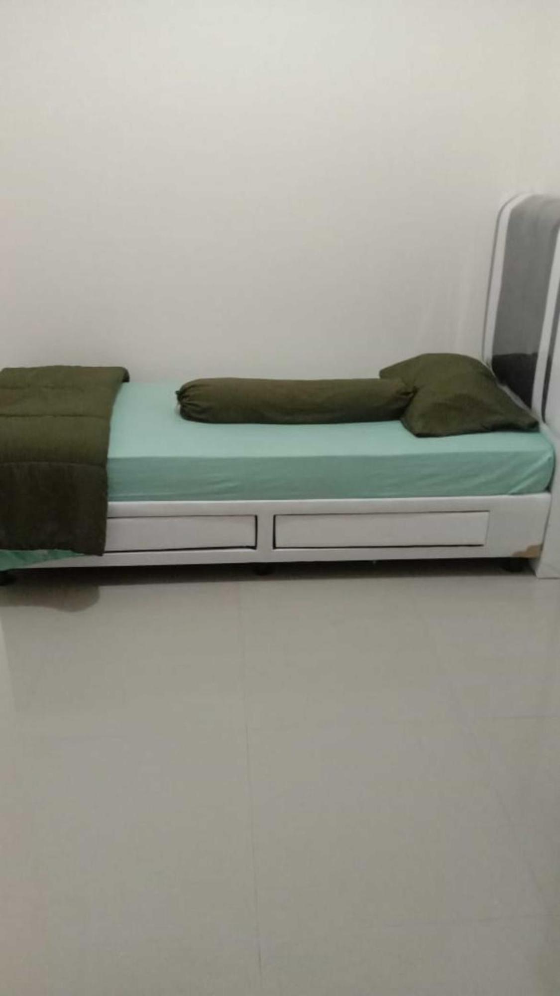 Kost Griya Marina By Ecommerceloka Jakarta Bagian luar foto